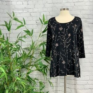 🎉John Roberts Black w/ Tan Floral Pattern Top